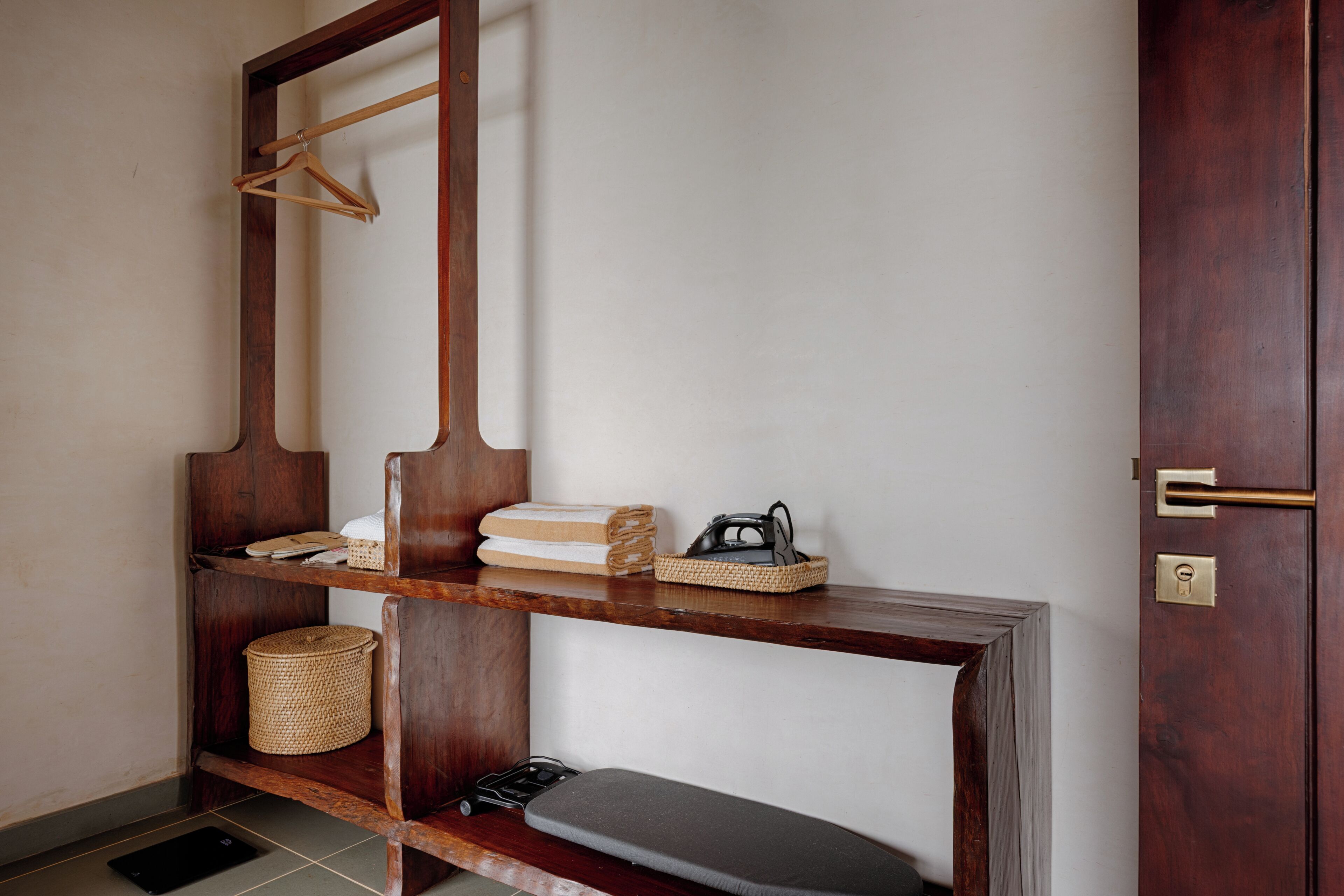 The Arabian Sea Villa | In-room safe, desk, laptop workspace, blackout drapes