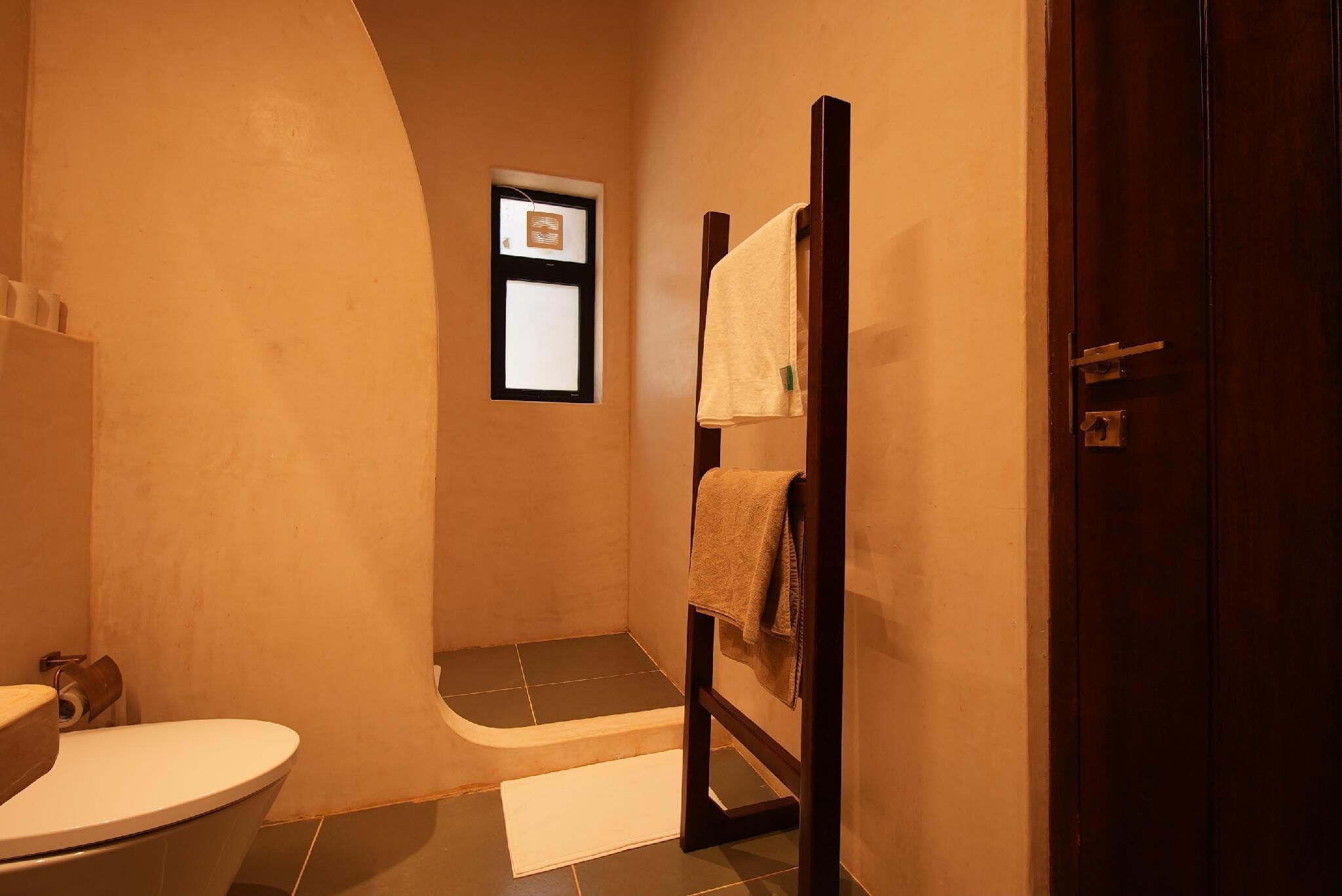 Costal Cottages | Bathroom | Shower, free toiletries, hair dryer, slippers