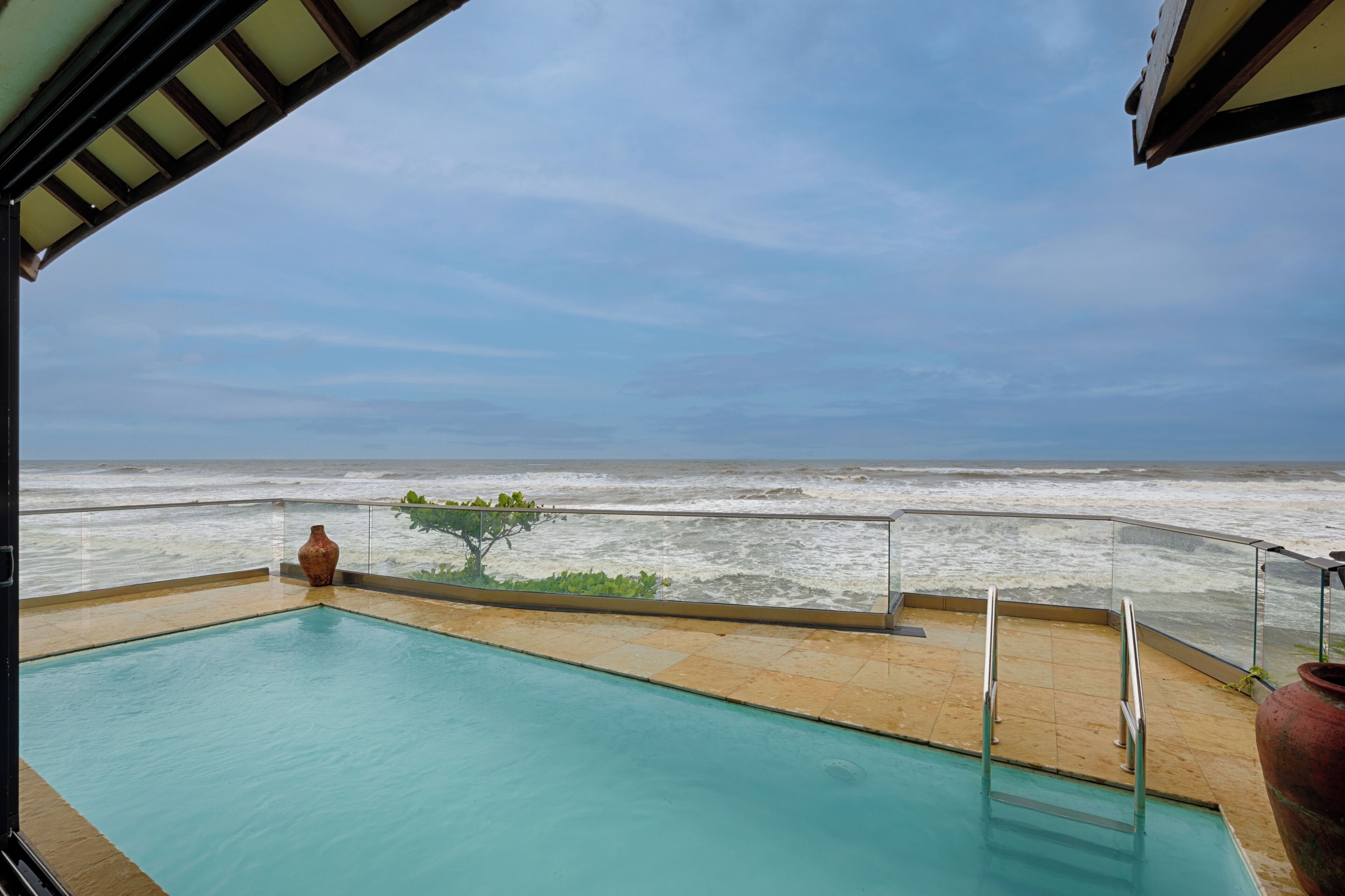 The Arabian Sea Villa | In-room safe, desk, laptop workspace, blackout drapes