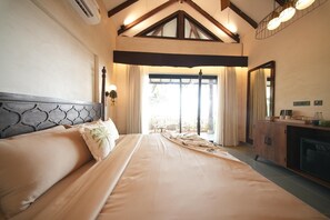Costal Cottages | In-room safe, desk, laptop workspace, blackout drapes - The Earth-Maison Ocean Beach Resort (Ashvem)