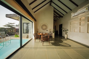 Villa Luxe, vue mer, en front de plage | Restauration