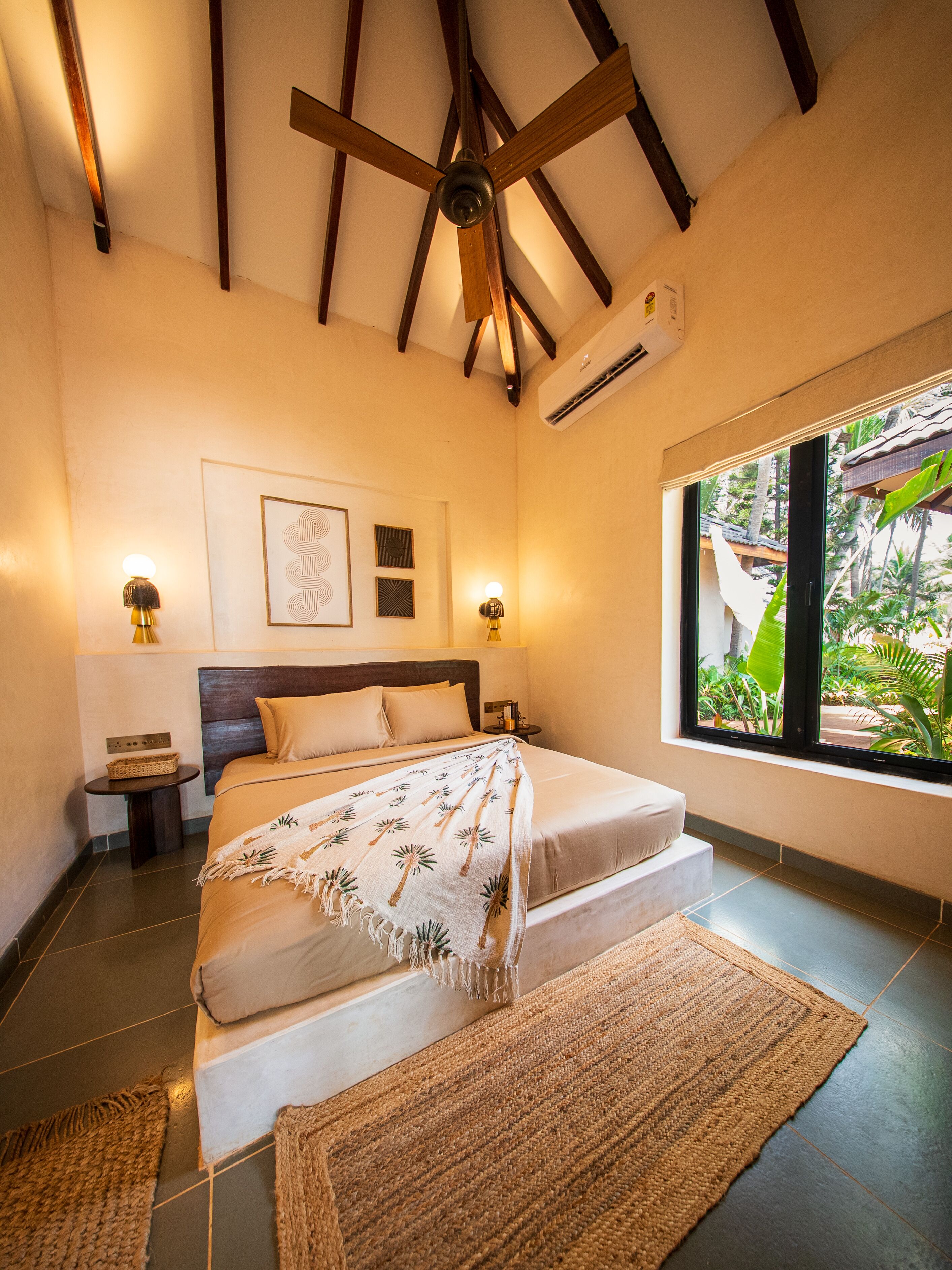 Bungalow, Partial Sea View | In-room safe, desk, laptop workspace, blackout drapes