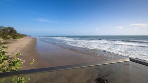 View from property - The Earth-Maison Ocean Beach Resort (Ashvem)