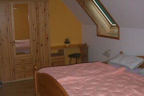 WiFi, bed sheets - Apartment 'Fewo Am Straufhain' with Wi-Fi (Straufhain)