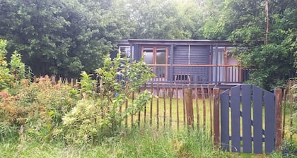 Sheperd's Hut, Sleeps 2 With Hot Tub and Garden