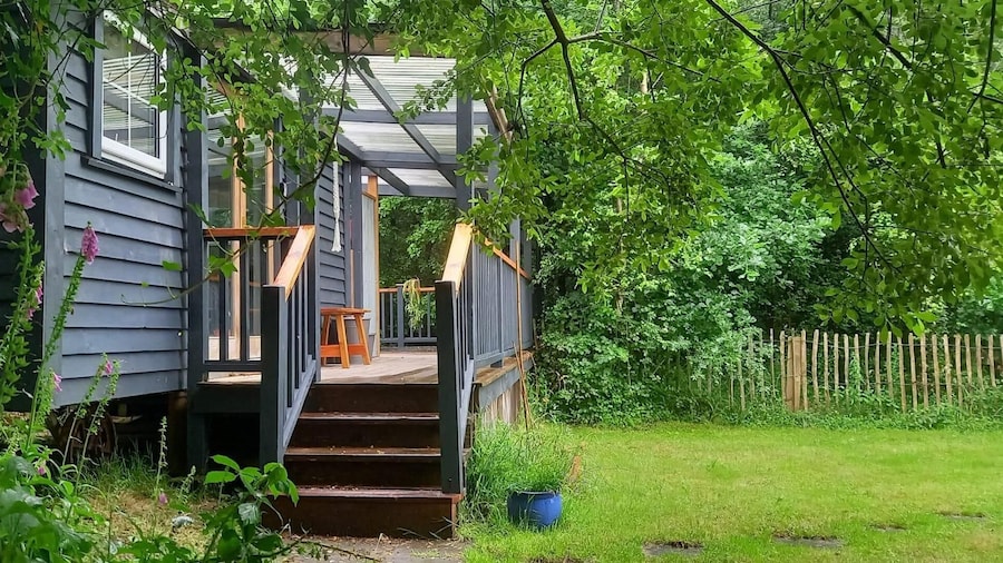Sheperd's Hut, Sleeps 2 With Hot Tub and Garden