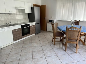 Private kitchen - Fully equipped vacation apartment in a quiet location (Kaiserslautern)