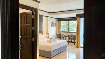 Chambre Double Deluxe, balcon, vue montagne | Coffres-forts dans les chambres, bureau, Wi-Fi gratuit