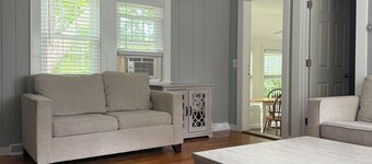 Charming 2 bedroom cottage by the pond in Eastham, Cape Cod