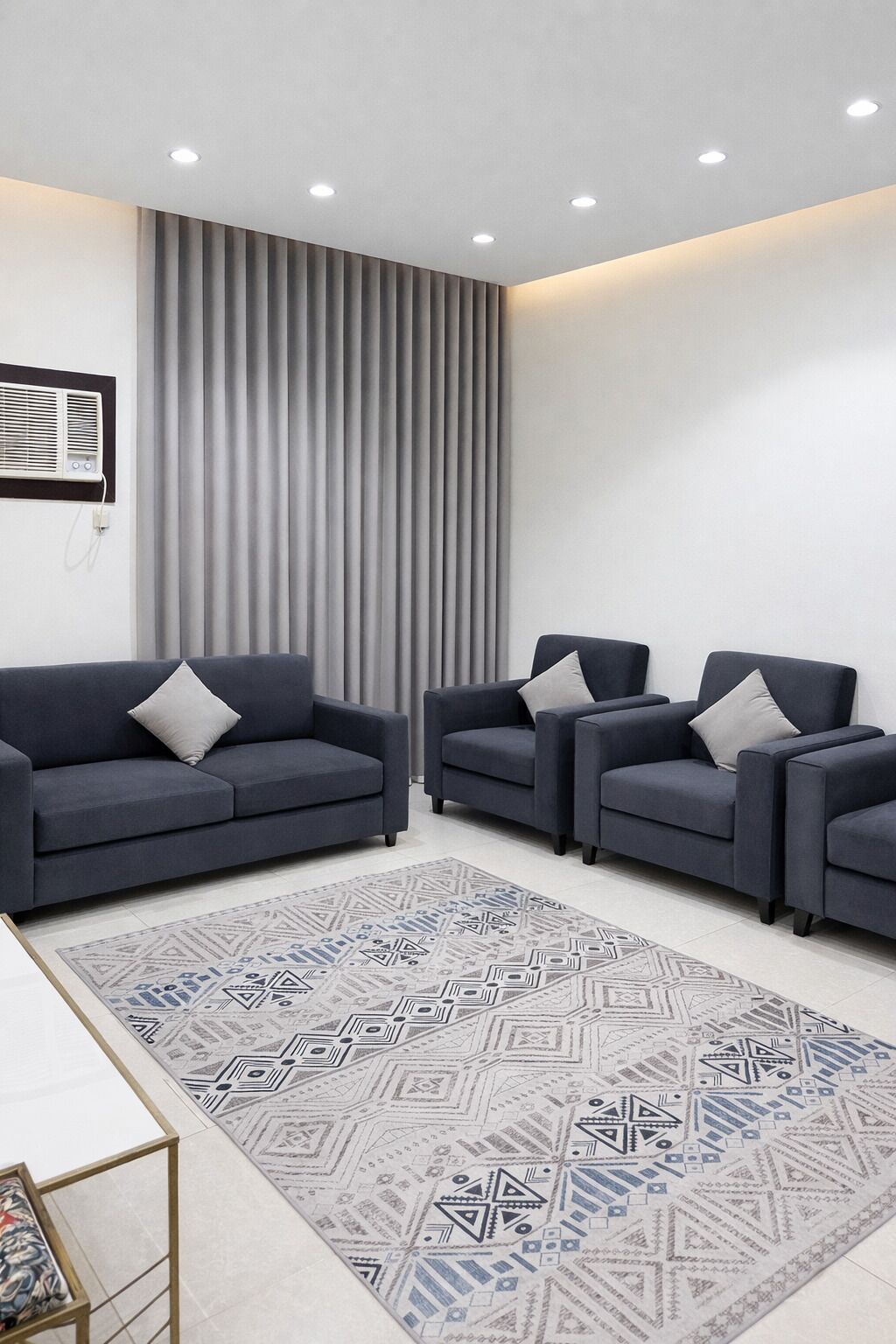Deluxe Apartment, 2 Bedrooms, Non Smoking, Kitchenette | Living area | 32-inch flat-screen TV with satellite channels