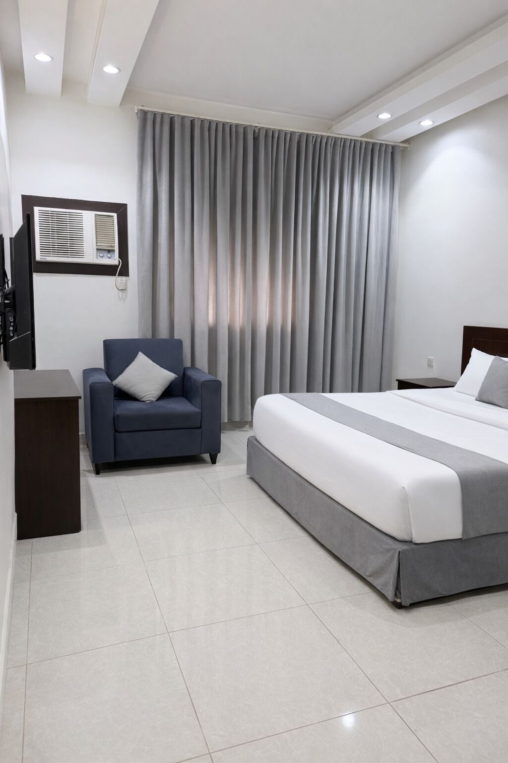 Double Room | Premium bedding, down comforters, in-room safe, iron/ironing board