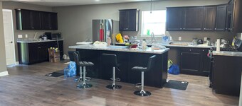 New Vrindaban guest house, 1 to 5 bedroom house with AC in cozy Moundsville