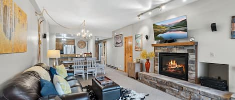 TV, fireplace