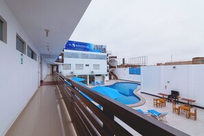 Piscina externa sazonal