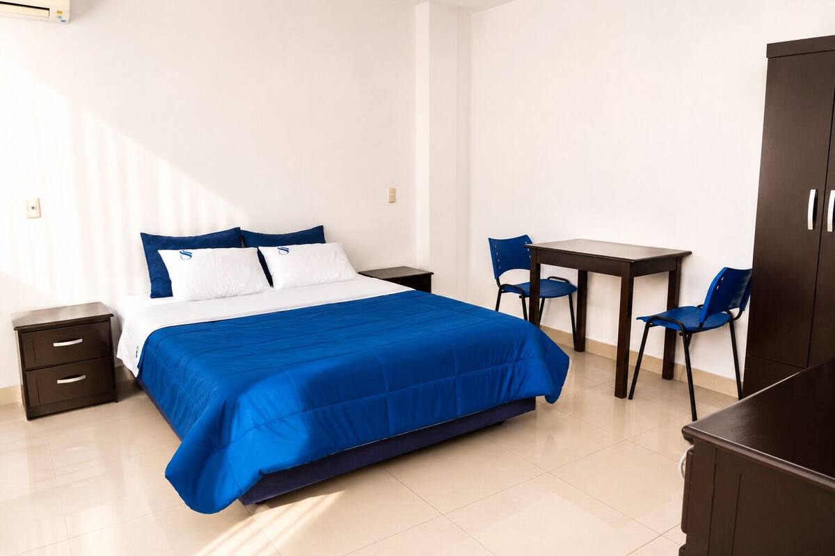 Deluxe Room | Desk, laptop workspace, WiFi (free), bed sheets