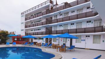 Seasonal outdoor pool