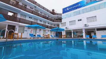 Seasonal outdoor pool