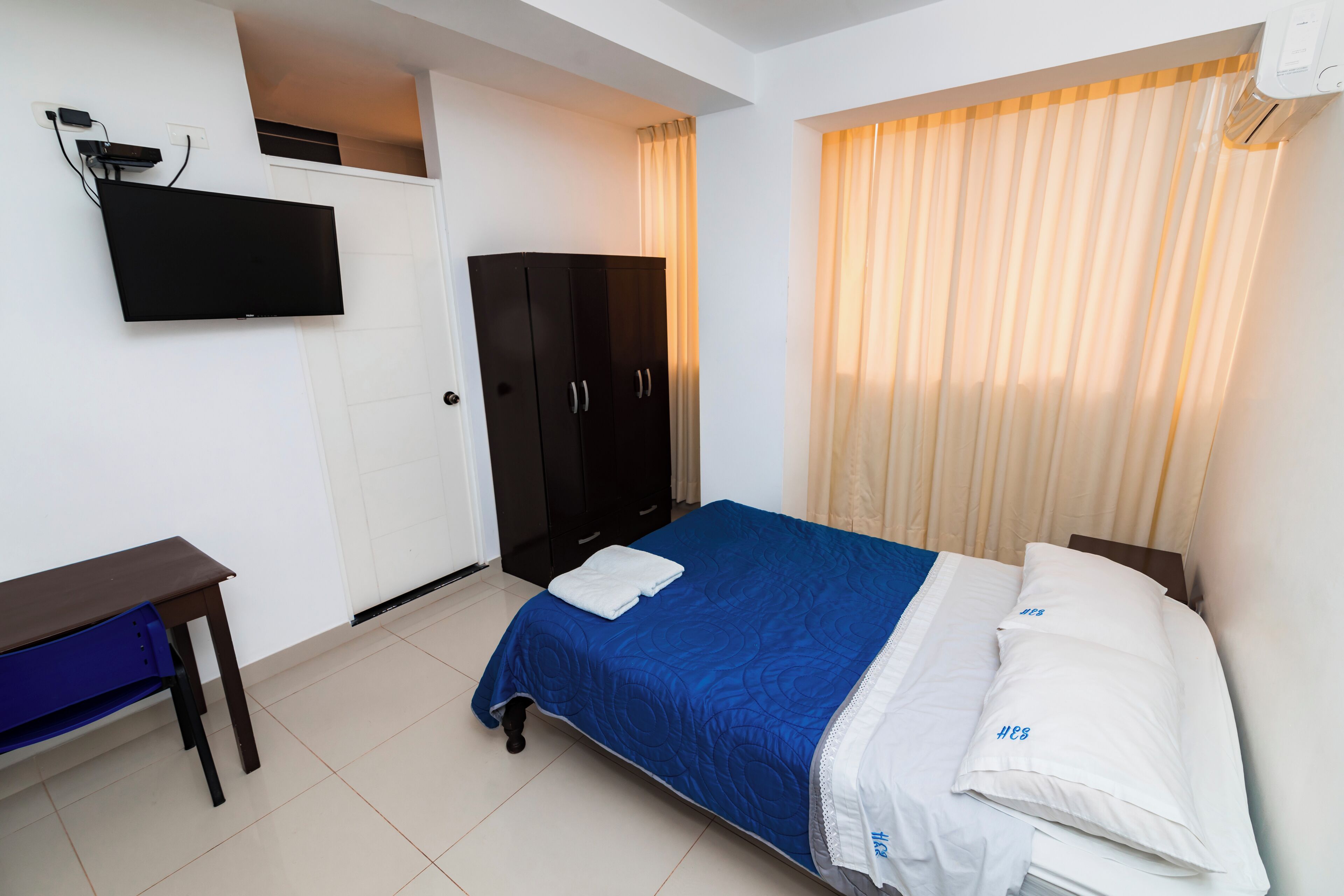 Standard Room | Desk, laptop workspace, free WiFi