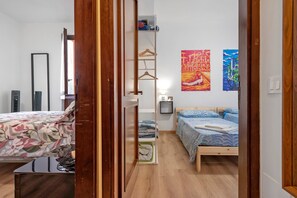 2 bedrooms, WiFi, bed sheets - Apartment 'L'Oca Del Lago Lakeview' with Lake View, Private Terrace and Wi-Fi (Laveno-Mombello)