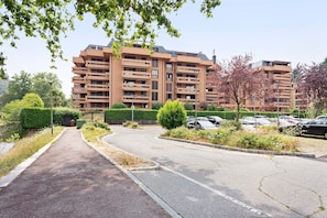 Exterior - Apartment 'L'Oca Del Lago Lakeview' with Lake View, Private Terrace and Wi-Fi (Laveno-Mombello)