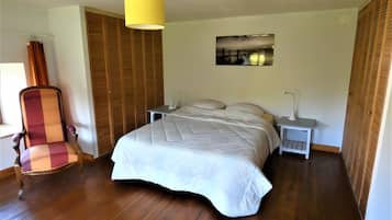 2 Schlafzimmer, Bügeleisen/Bügelbrett, Bettwäsche