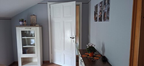 Gemütliche Ferienwohnung
Herrenhaus
Mit kleiner Küche für Selbstversorger