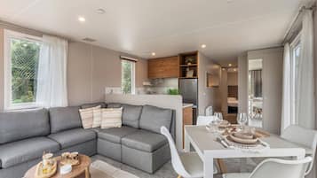 Luxe chalet, 2 slaapkamers | Woonruimte