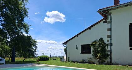 Chambre d'hÎtes « La Chambre des Cerfs » avec piscine partagée, terrasse privée et Wi-Fi