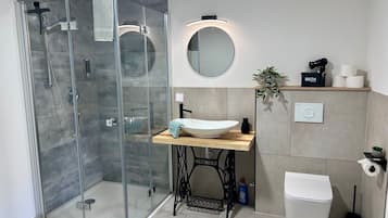 Apartamento, Se admiten mascotas, planta baja | Baño | Secador de pelo, toallas, jabón y champú