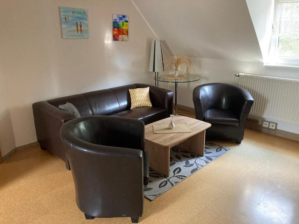 Familienapartment, 2 Schlafzimmer, Nichtraucher, Haustiere gestattet | Wohnbereich | 40-Zoll-Smart-TV mit Digitalempfang, Kinderspielzeug