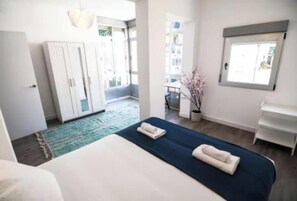 3 Schlafzimmer, Schreibtisch, Bügeleisen/Bügelbrett, kostenloses WLAN