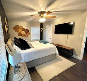 Room - Wick way, sleeps 9 (Knightdale)