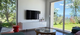 House with a garden on the French-Swiss border – 5 minutes from Geneva