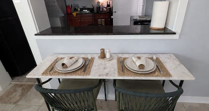 Private Uptown Cottage near Tulane, Loyola and Audubon Park