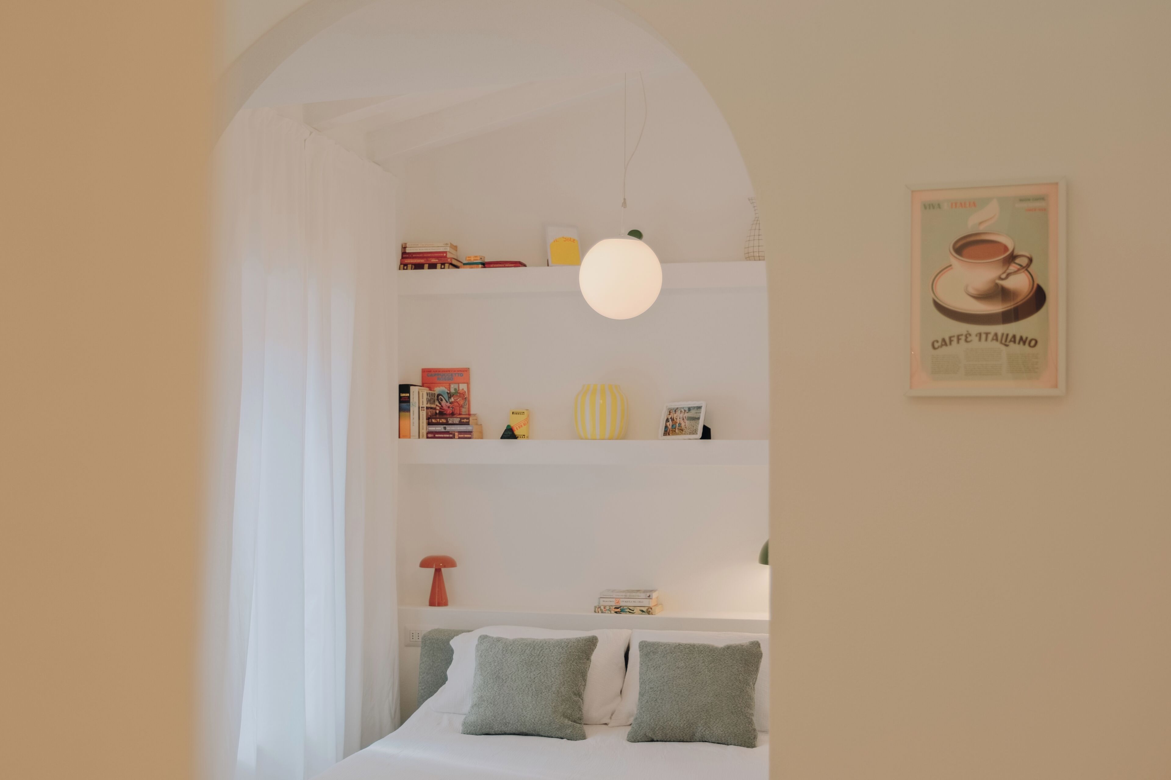 1 camera, Wi-Fi, lenzuola