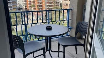 Deluxe-Zimmer, Stadtblick | Speisen im Freien
