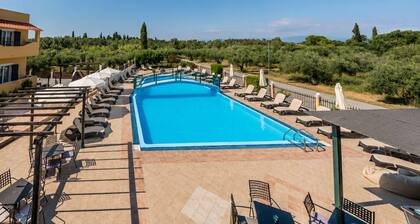 Nikos Villas - Garden & Pool View Gem in Kavos