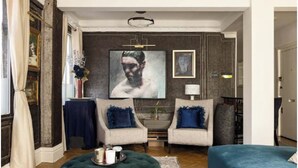 Unclassified image, 5 of 11, button - Elegant Three-Bedroom Apartment in Historic Montagu Square, Marylebone (London)