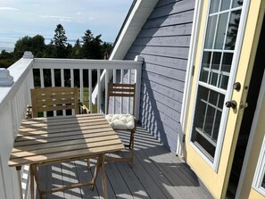 Superior Suite, Balcony, Ocean View | Outdoor dining - Tides Inn Guest Suites (Halls Harbour)
