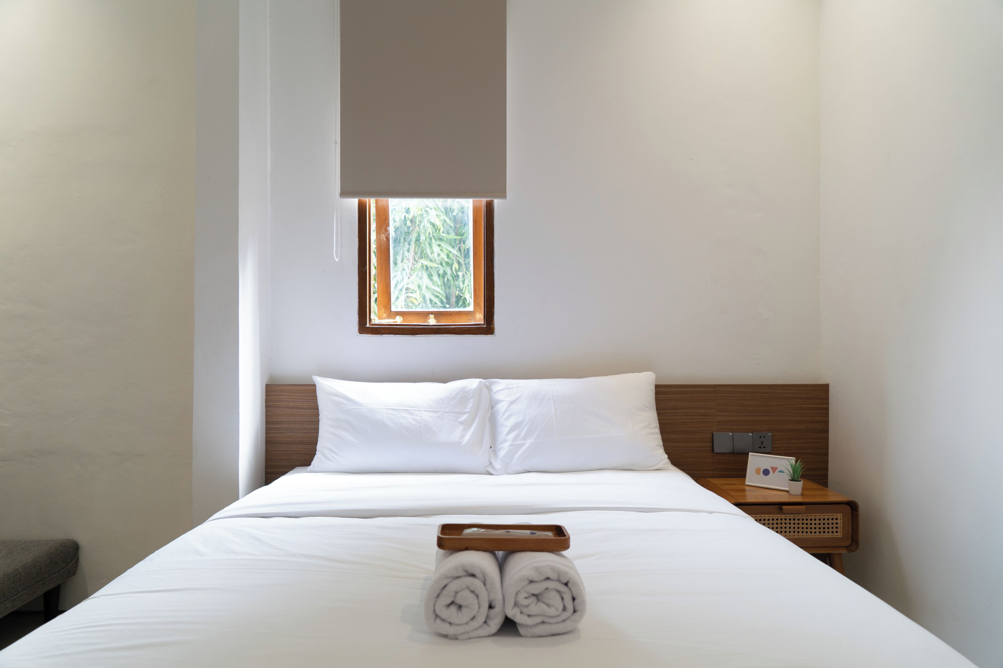 Free WiFi, bed sheets