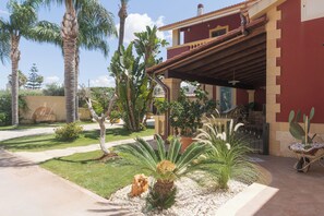 Property grounds - L'Ombra dell'Ulivo,Bed & Breakfast in Marsala (Marsala)