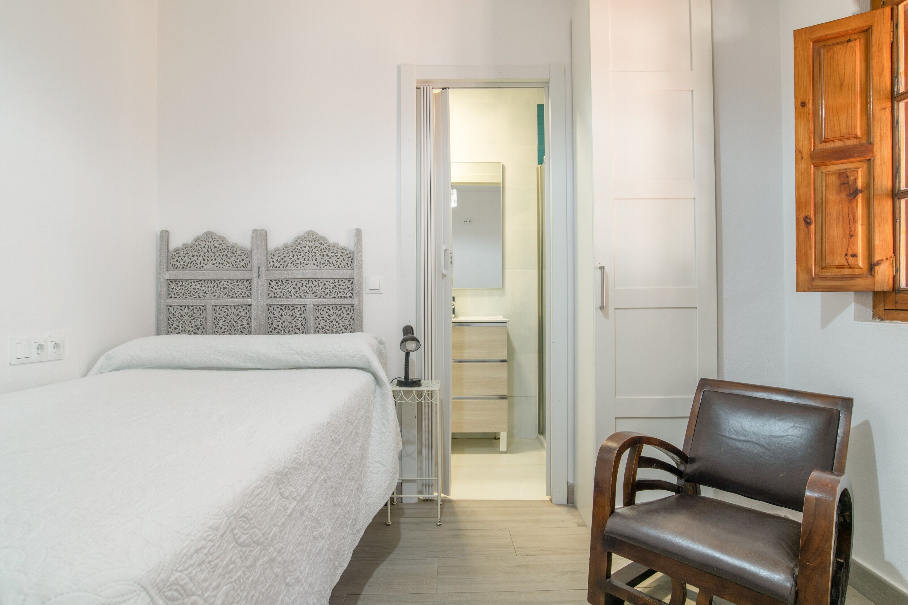 2 slaapkamers, een strijkplank/strijkijzer, wifi, beddengoed