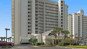 Exterior - Pelican Pointe - Beautiful Beach Front Condo! 2nd Floor, 3 Bedroom (Orange Beach)