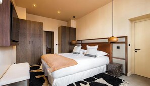 Room - COMBINING CONTEMPORARY COMFORT WITH AN EXCEPTIONAL LOCATION – LE MARAIS (Paris)
