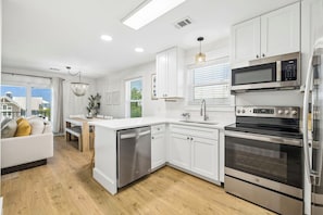 Coffee/tea maker, fridge, microwave, oven - Completely Renovated! Seagrove 30A! Pool/Tennis! (Santa Rosa Beach)