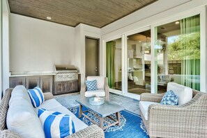 Terrace/patio - Private Pool/Free Bikes. 1st Floor Master. Walk to Beach! (Santa Rosa Beach)