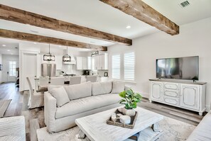 Smart TV - Private Pool/Free Bikes. 1st Floor Master. Walk to Beach! (Santa Rosa Beach)