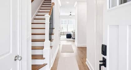 Modern Luxe 3BR Townhome Near Downtown Spartanburg
