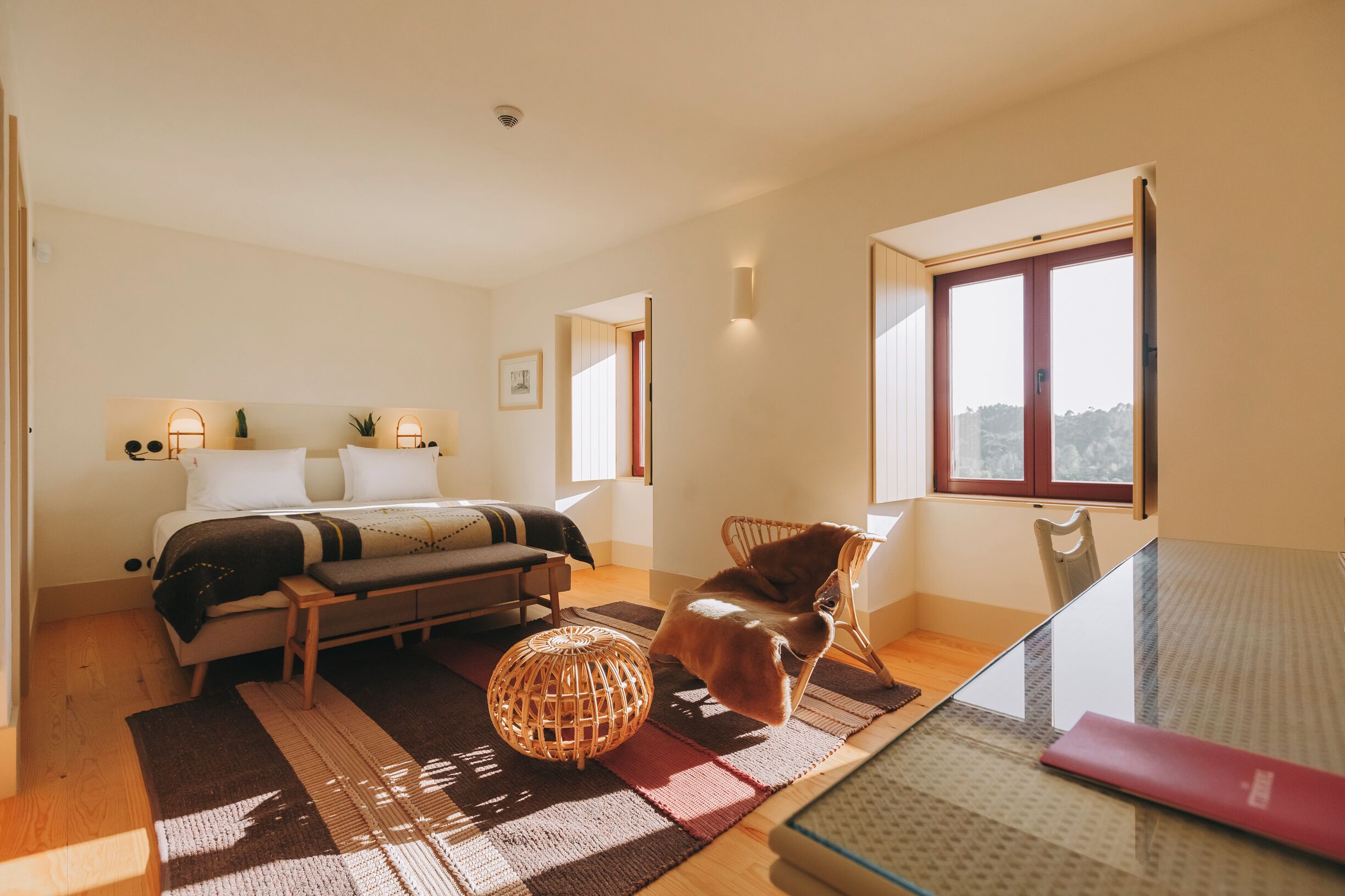 8 bedrooms, iron/ironing board, WiFi, bed sheets