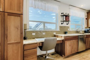 Private kitchen - Central Park Townhome | 30-Day+ | Pets & Garage, Utilities included (Denver)